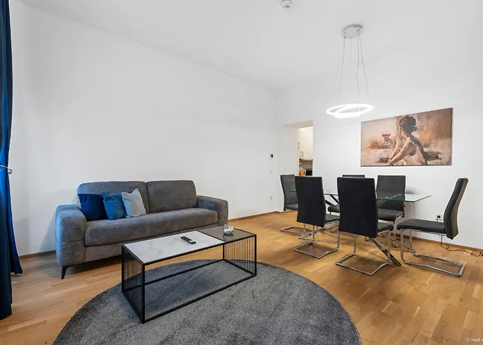 Nuell Residences 13 - 2 Bedrooms Close To Main Station