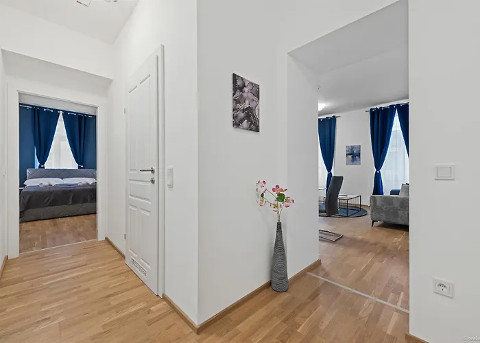 Nuell Residences 13 - 2 Bedrooms Close To Main Station