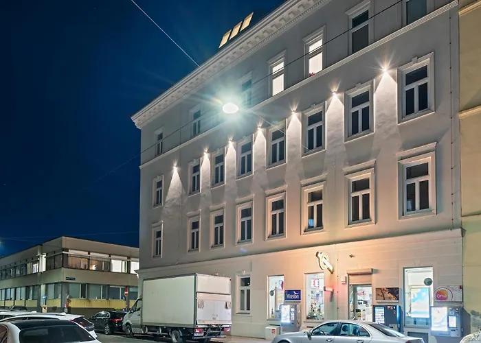 Nuell Residences 13 - 2 Bedrooms Close To Main Station דירה